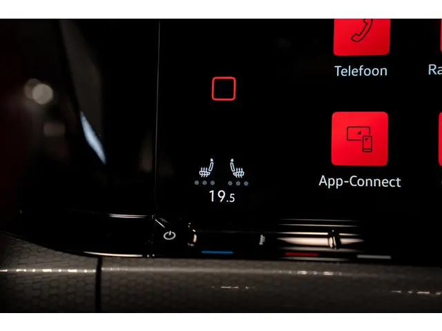 Volkswagen Golf 2.0 TSI GTI 2022 Benzine 32