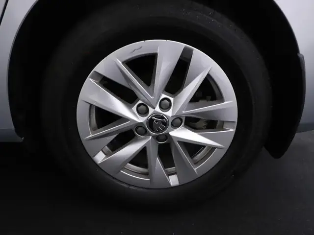 Škoda Fabia 1.0TSI DSG Edition 2023 Benzine 12