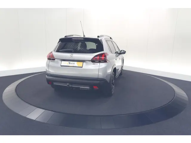 Peugeot 2008 PureTech 110 EAT6 GT 2017 Benzine 12