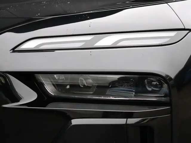 BMW 7 Serie 750e xDrive 2023 Hybride Benzine 48