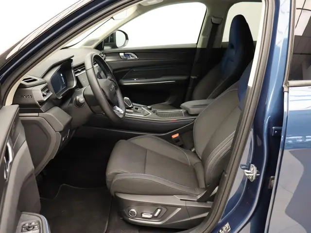 Lynk & Co 01 1.5 2023 Hybride Benzine 13