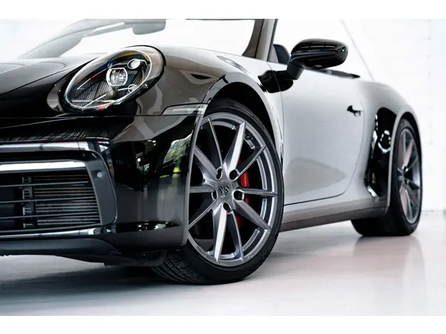 Porsche 911 Carrera 4S Cabriolet 2020 Benzine 18