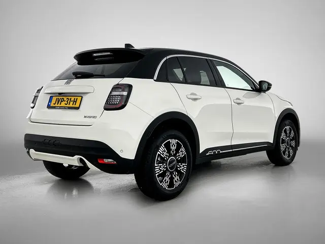 Fiat 600 1.2 Hybrid Bicolore 2024 Benzine 5