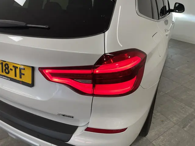 BMW X3 xDrive20i High Executive 2019 Benzine 46