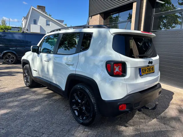 Jeep Renegade 1.6 E-Torq Black Line 2016 Benzine 3