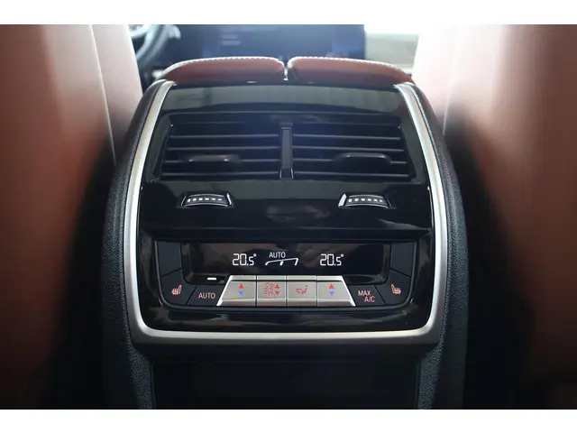 BMW X7 xDrive40i 2023 Benzine 12