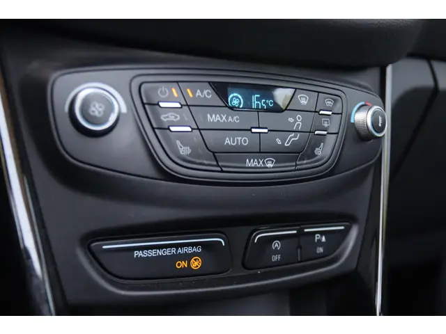 Ford B-MAX 1.0 ECOBOOST TITANIUM 2015 Benzine 24