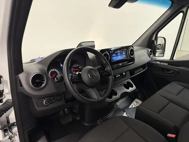 Mercedes-Benz Sprinter 317 CDI L4 Maxi 2024 Diesel 24
