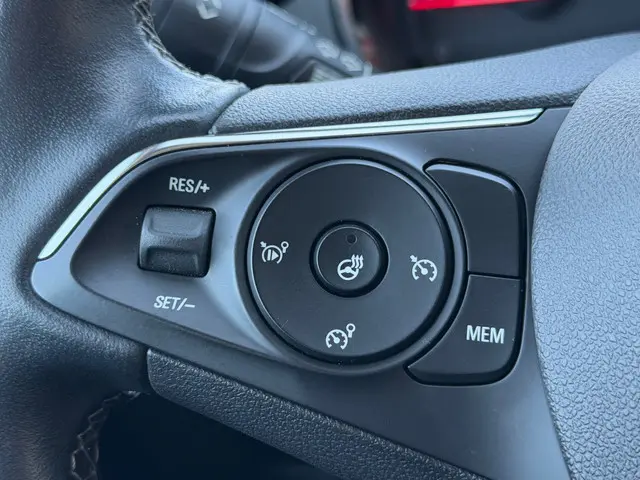 Opel Crossland 1.2 Turbo Elegance 2022 Benzine 24