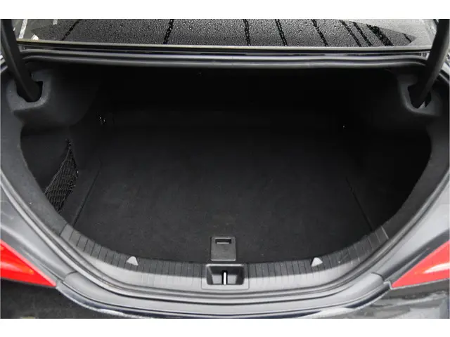 Mercedes-Benz CLA 180 BlueEFF. Ambition 2014 Benzine 26