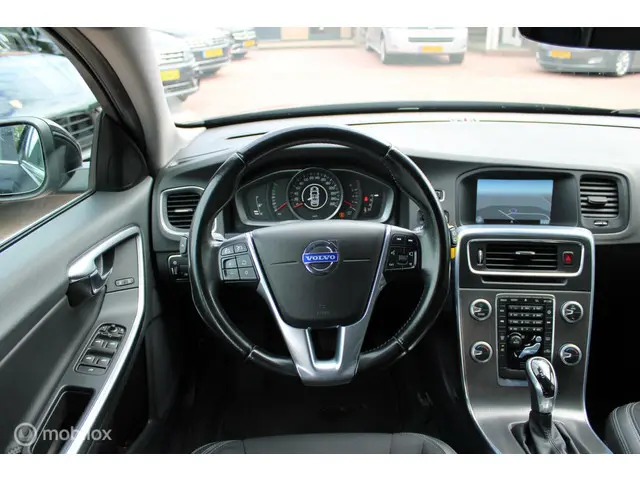 Volvo V60 2