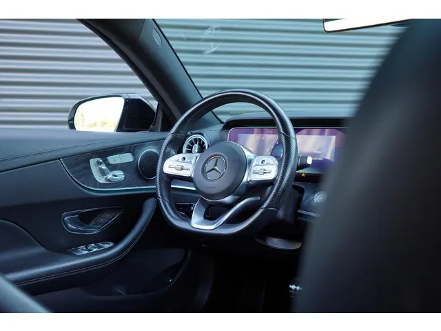 Mercedes-Benz E-Klasse Coupé 200 Premium 2018 Benzine 17