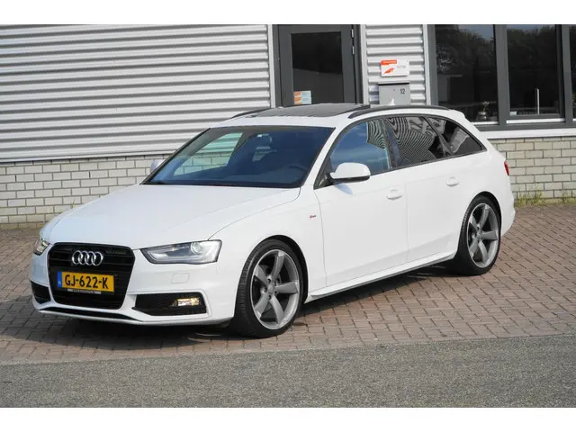 Audi A4 Avant 1.8 TFSI S-LINE PANORAMADAK 2015 Benzine 3