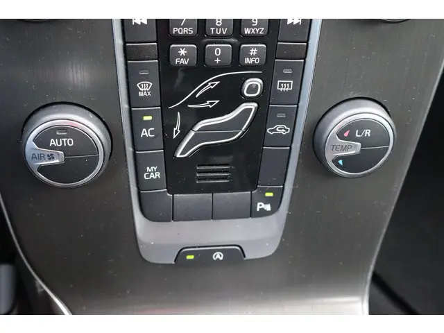 Volvo V40 1.6 T2 Kinetic 2015 Benzine 27