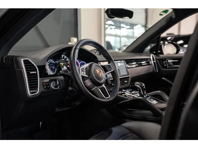 Porsche Cayenne 3.0 E-Hybrid 2021 Hybride Benzine 24