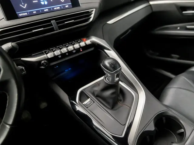 Peugeot 5008 1.2 PureTech Sport 7 Persoons 2019 Benzine 10