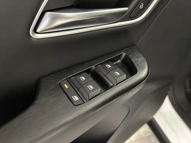 MG ZS Hybrid+ 1.5 Hybrid+ Luxury 2025 Hybride Benzine 23