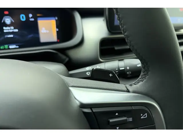 Jeep Avenger 1.2 e-Hybrid Summit 2025 Hybride Benzine 28