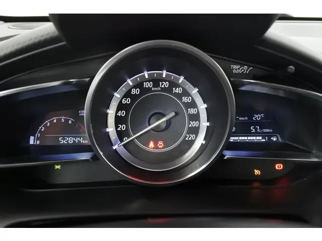 Mazda 2 1.5 115pk 6bak GT-M 2016 Benzine 3
