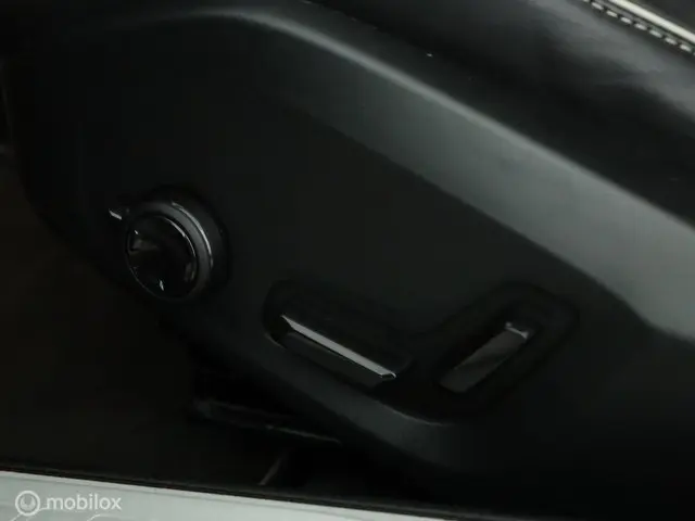 Volvo V60 2.0 T4 R-Design / polestar 211pk 2019 Benzine 48