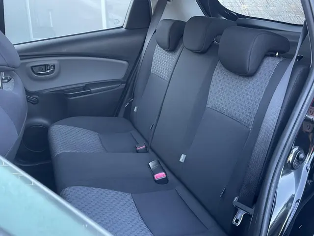 Toyota Yaris 1.3 VVT-i Aspiration 2015 Benzine 11