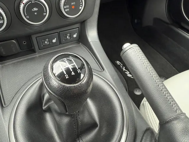 Mazda MX-5 1.8 Kaminari 2012 Benzine 15
