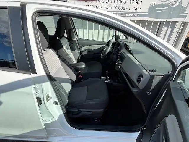Toyota Yaris 1.5 Hybrid Dynamic 2019 Hybride Benzine 13