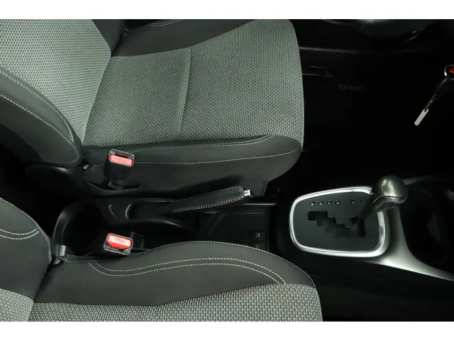 Toyota Yaris 1.5 Hybrid Aspiration 2015 Hybride Benzine 53