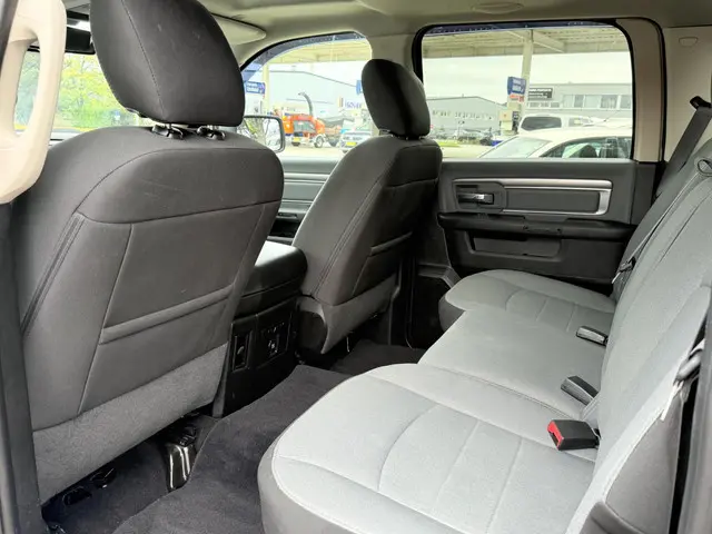 Dodge Ram 1500 5.7 V8 Crew Cab MARGE AUTO !! 2023 LPG/Gas 6