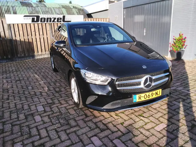 Mercedes-Benz B-Klasse 180 Premium Plus 2019 Benzine 2