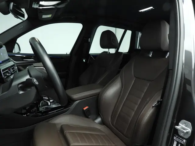 BMW X3 xDrive30e 2023 Hybride Benzine 7