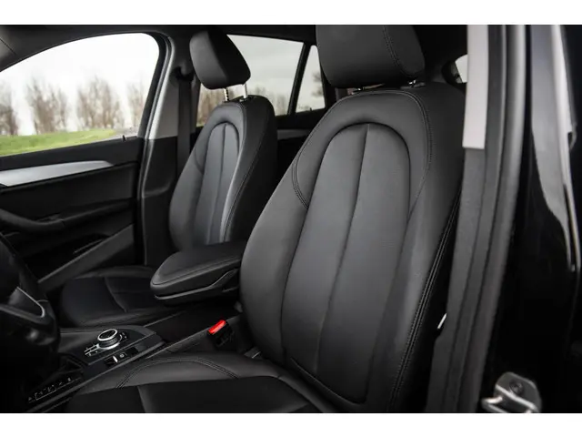 BMW X1 xDrive25e Executive 2021 Hybride Benzine 25