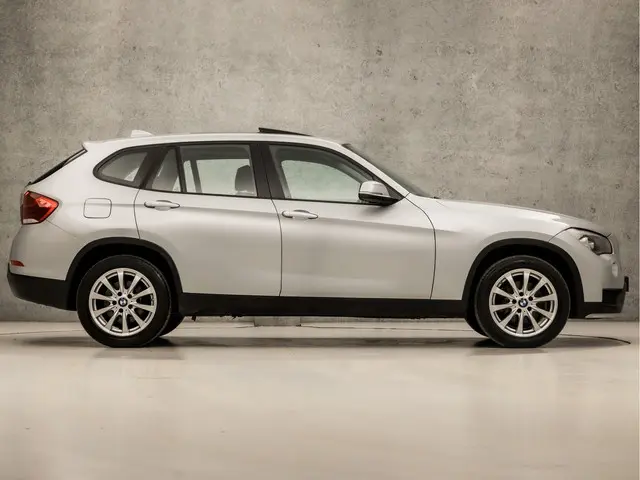 BMW X1 sDrive20i High Executive 2015 Benzine 4