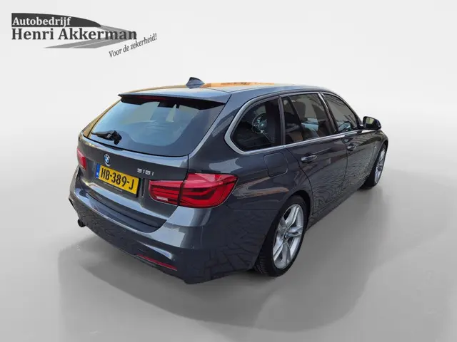 BMW 3 Serie Touring 318i M Sport 2015 Benzine 5