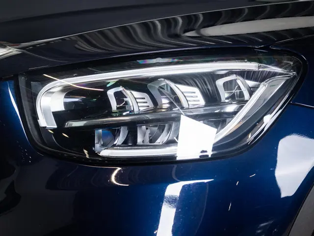 Mercedes-Benz GLC 300e 4MATIC 2020 Hybride Benzine 6