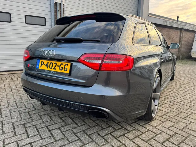 Audi RS4 A4 Avant 4.2 FSI quattro 2013 Benzine 10
