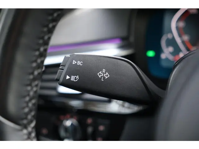 BMW 5 Serie Touring 530i High Executive 2023 Benzine 24