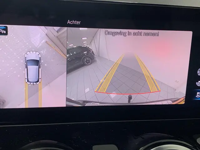 Mercedes-Benz GLA 250 e AMG Line 2023 Hybride Benzine 12