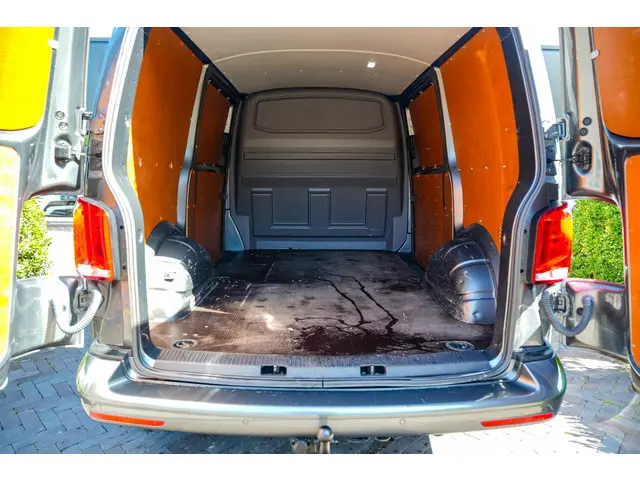 Volkswagen Transporter 2.0 TDI L1H1 28 2021 Diesel 12