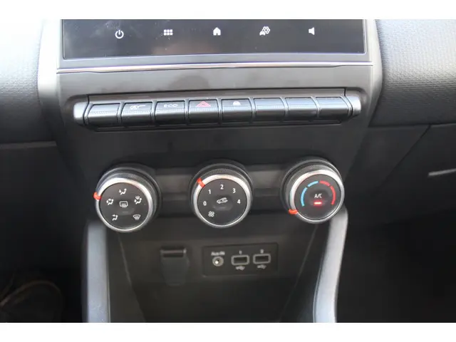 Renault Clio 1.0 TCe Equilibre Carplay 2023 Benzine 16