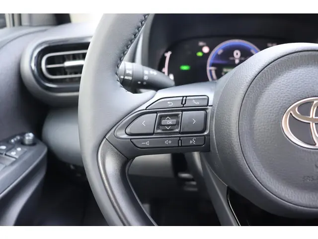 Toyota Yaris 1.5 Hybrid 115 Dynamic, 2025 Hybride Benzine 23