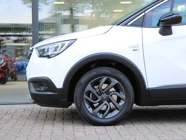 Opel Crossland X 1.2 Turbo 120 Jaar Edition 2019 Benzine 12