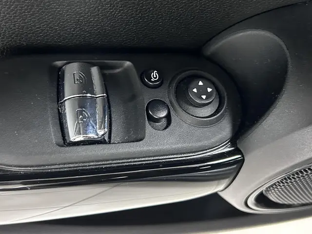 MINI Electric Mini Essential 33 kWh 2023 Elektrisch 18