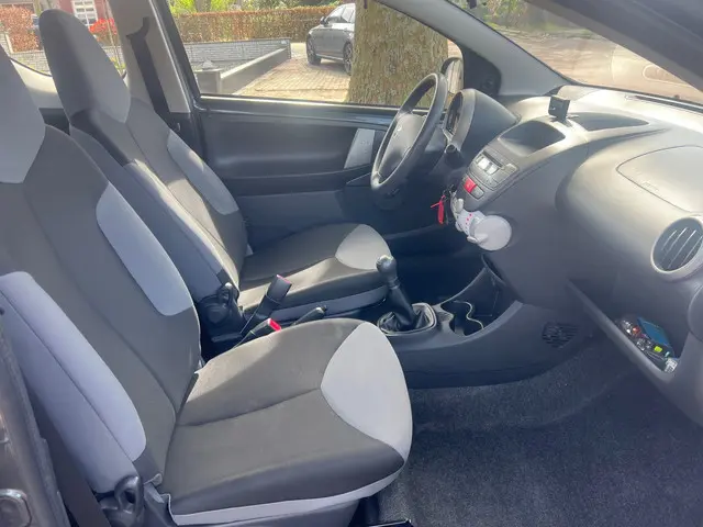 Peugeot 107 1.0 Access Accent 2012 Benzine 8