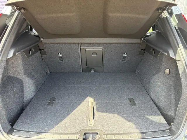 Volvo XC40 2.0 B4 Plus Dark 2025 Benzine 22