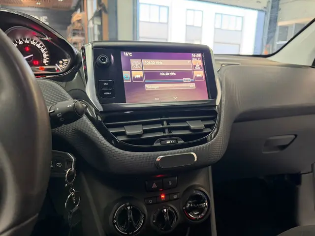 Peugeot 2008 1.2 PureTech Blue Lease 2016 Benzine 7