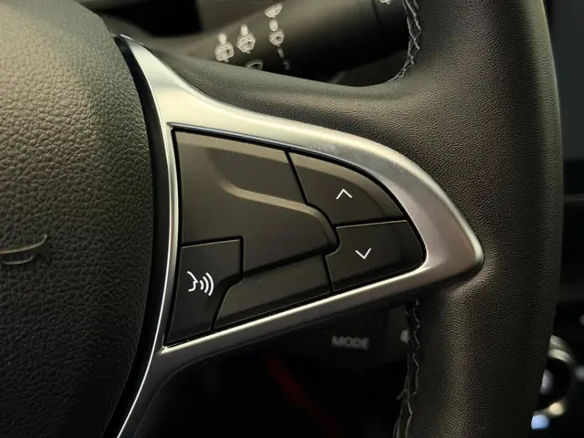 Dacia Duster 1.3 TCe 150 EDC Prestige 2022 Benzine 23