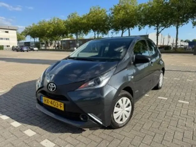 Toyota Aygo 1.0 VVT-i x-now 2016 Benzine 6