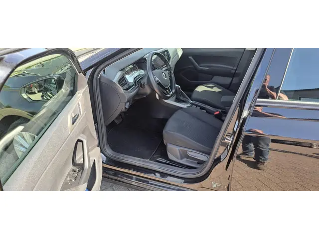 Volkswagen Polo 1.0 TSI Comfortline 2021 Benzine 10