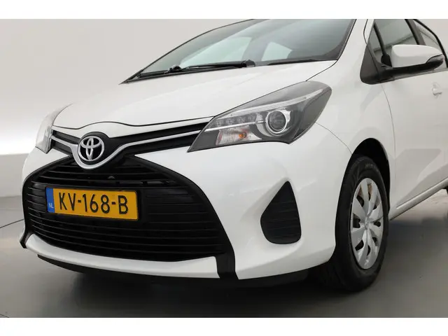 Toyota Yaris 1.3 VVT-i Now 2016 Benzine 18